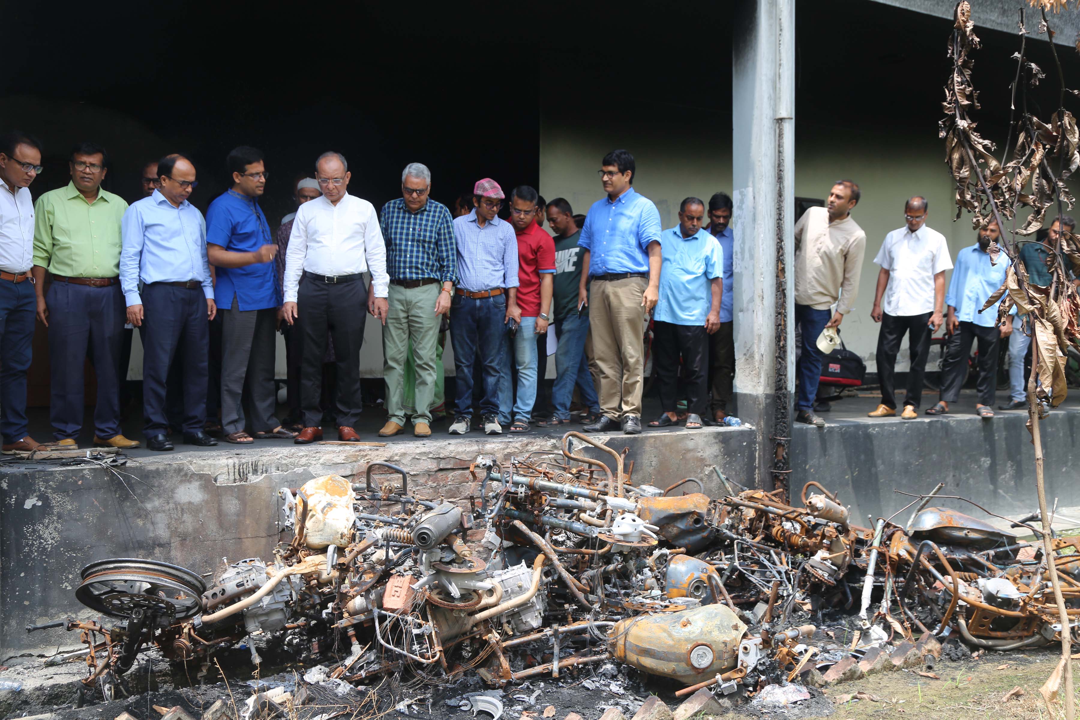 রাবি ক্যাম্পাসে বহিরাগত ঠেকাতে স্থানীয়দের সহযোগিতা চাইলেন ভিসি