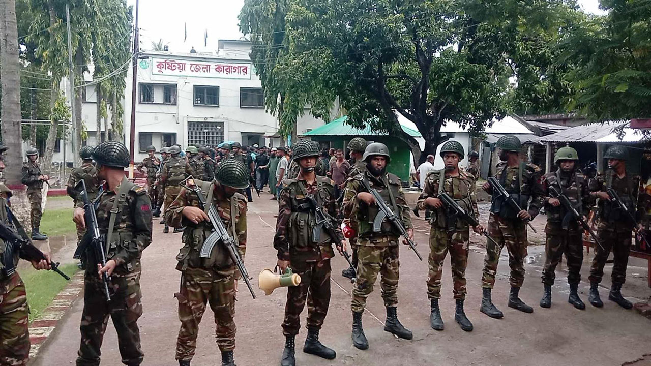 কুষ্টিয়া কারাগার থেকে কয়েদিদের পলায়ন