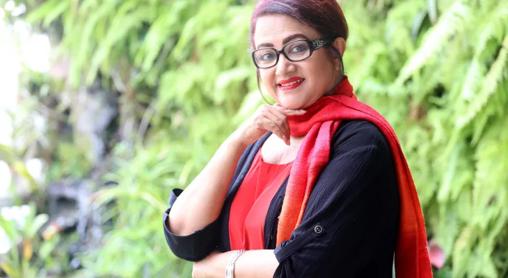 আবার দেশে শান্তি ফিরে আসুক : ববিতা