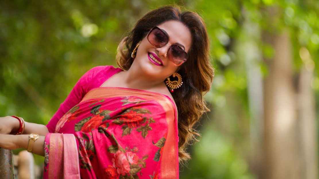 গোপনে দেশ ছেড়েছেন অরুণা বিশ্বাস