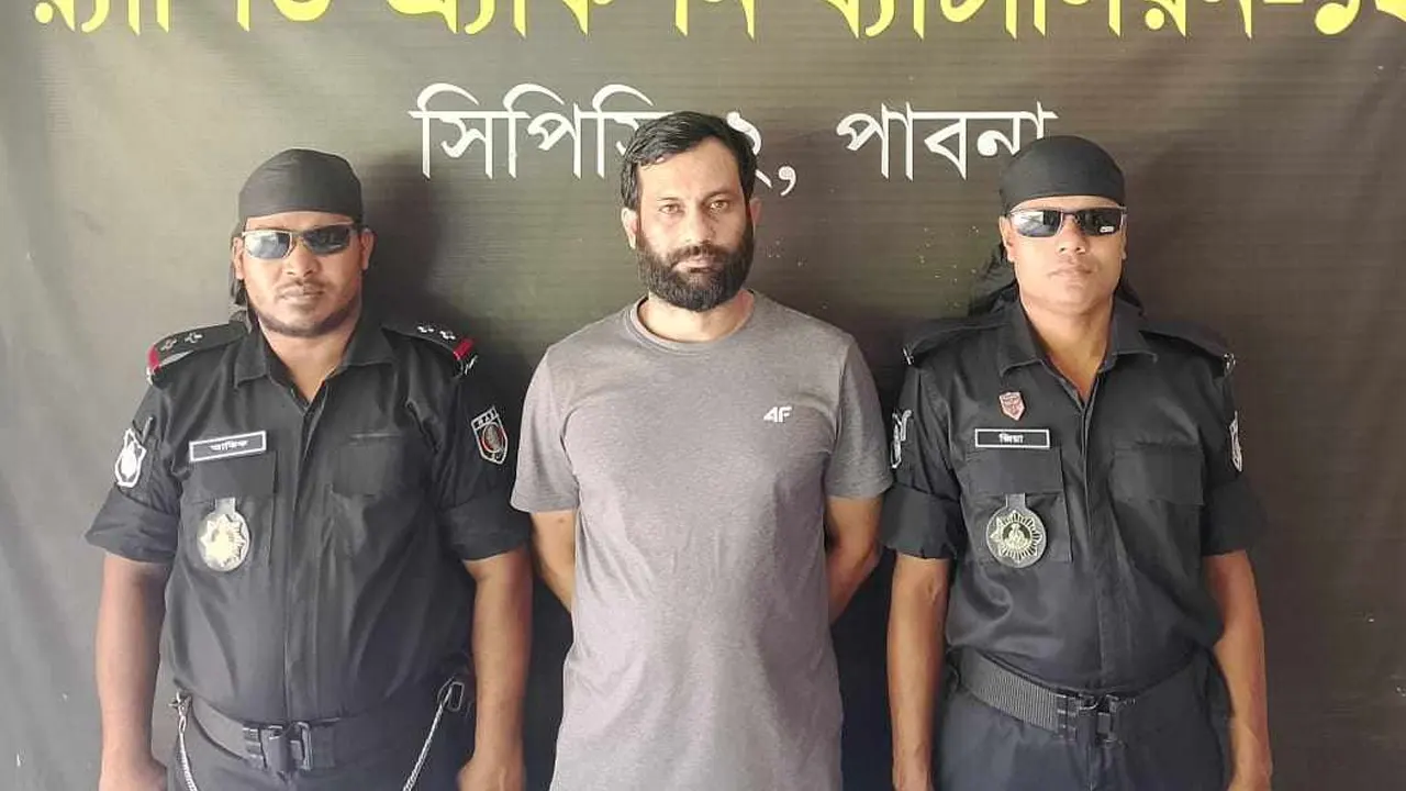 ঈশ্বরদীতে অস্ত্রসহ সাবেক ভূমিমন্ত্রীর ছেলে গ্রেপ্তার