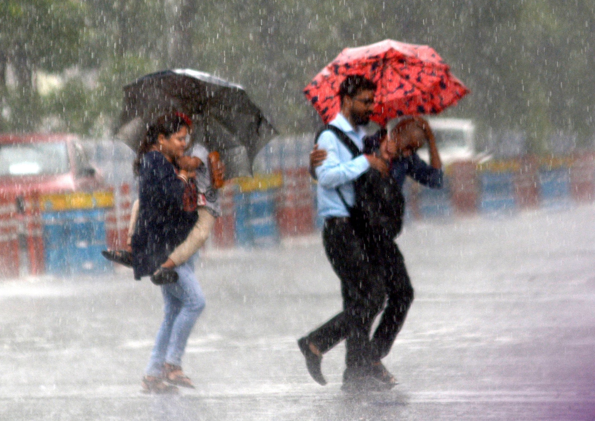 সারাদেশে ভারী বৃষ্টির আভাস