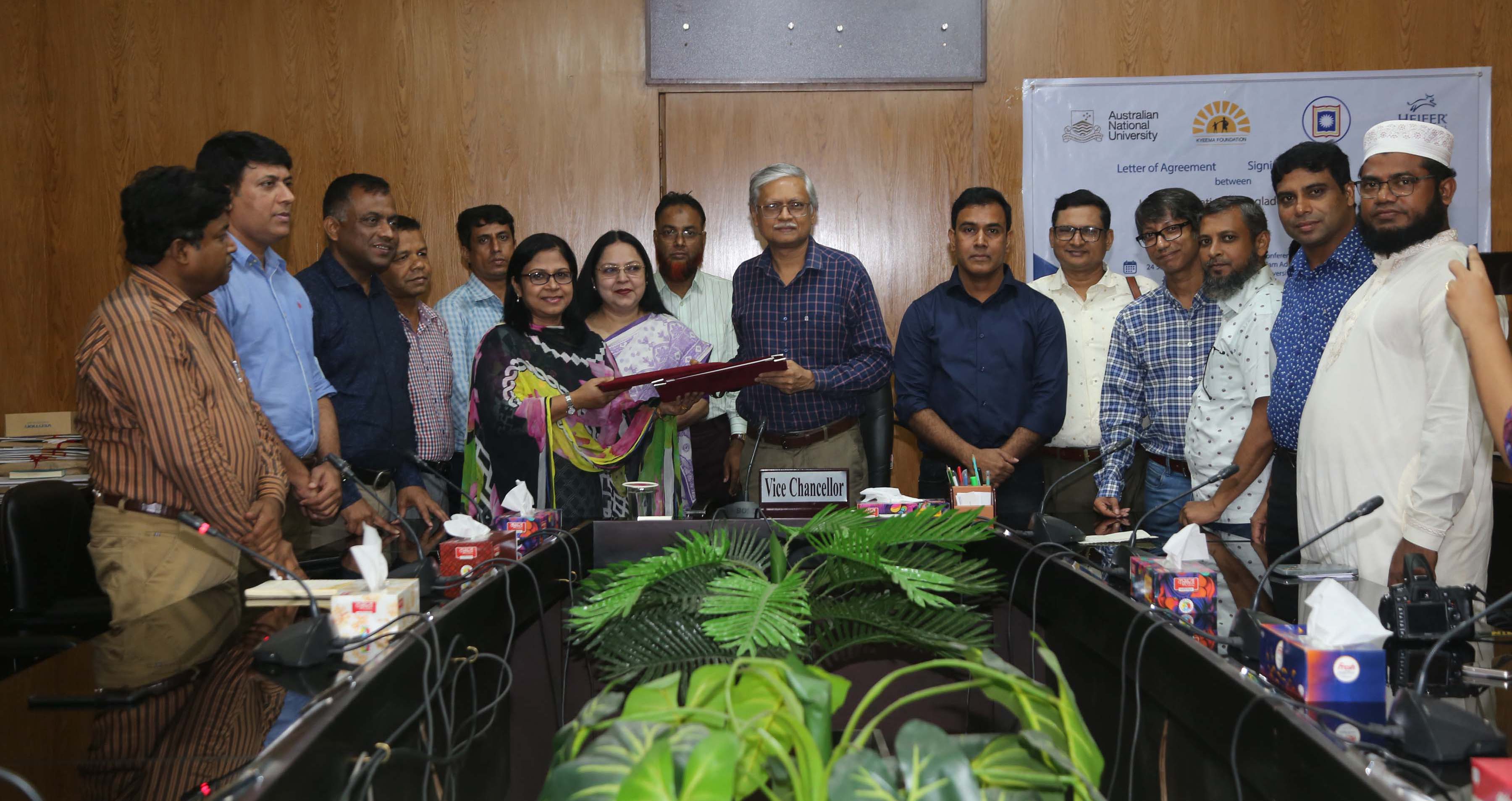 রাবির সাথে হেইফার ইন্টারন্যাশনালের সমঝোতাপত্র স্বাক্ষর
