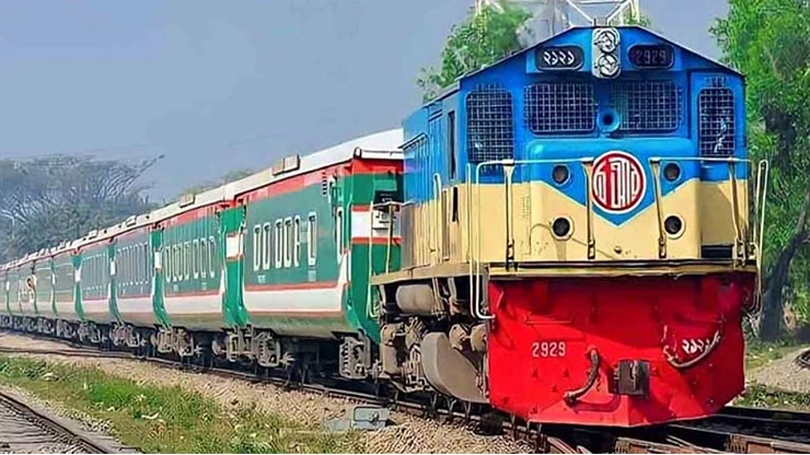 পাটগ্রামে ট্রেনের ধাক্কায় ৪ কৃষকের মৃত্যু