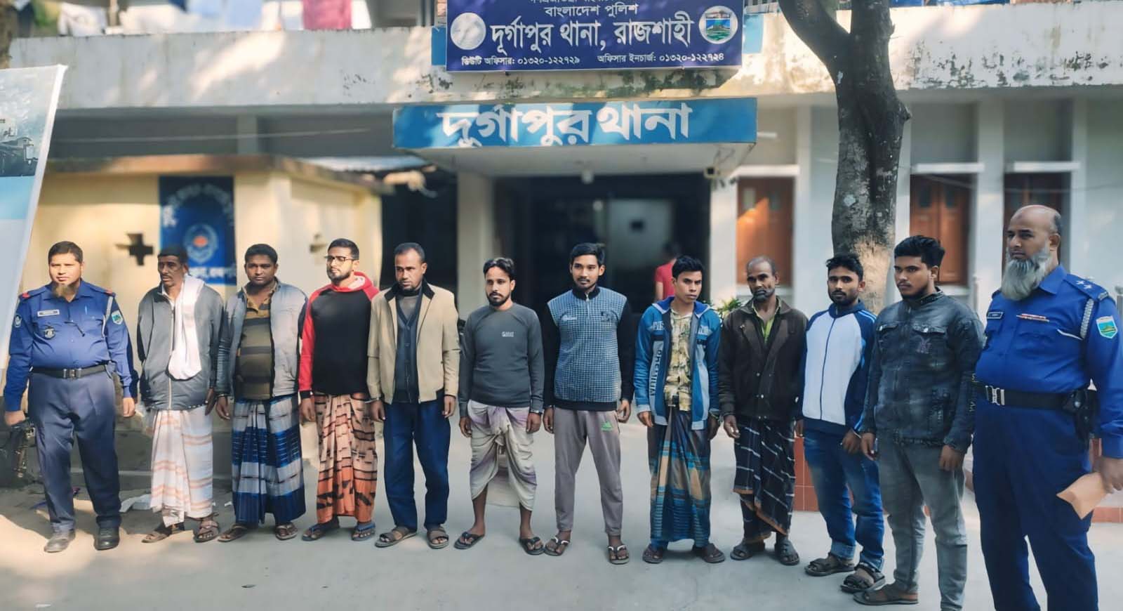 দুর্গাপুরে পুলিশের অভিযানে গ্রেফতার ১০