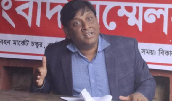 চাকরি পূর্নবহালের দাবি রাবির চাকরিচ্যুত চিকিৎসকের
