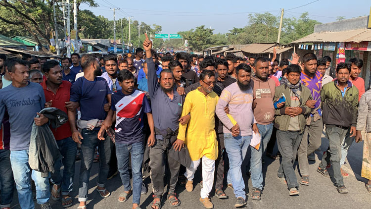 রাজশাহীতে এবার সিএনজি চালকদের বিক্ষোভ