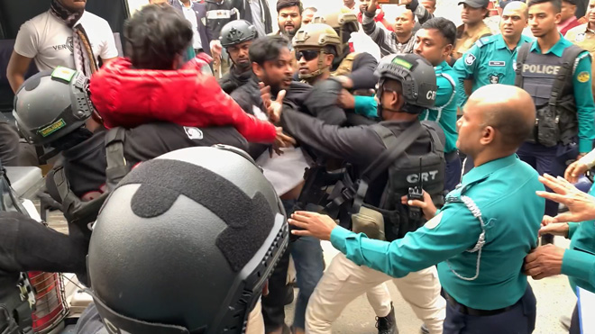 রাজশাহী পুলিশ লাইন্স স্কুল ও কলেজে যা ঘটলো