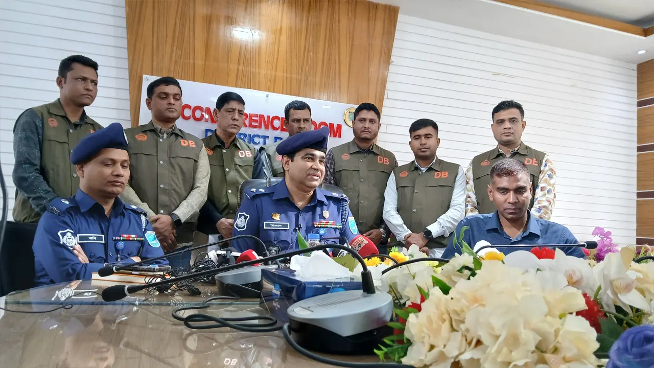 বাসে ডাকাতির সময় ধর্ষণের ঘটনা ঘটেনি : পুলিশ সুপার