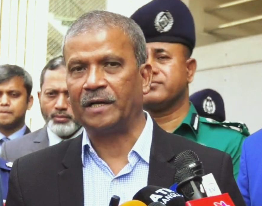 ‘বিপ্লবোত্তর পরিস্থিতিতে শাসন কাজ পরিচালনা করা সহজ নয়’
