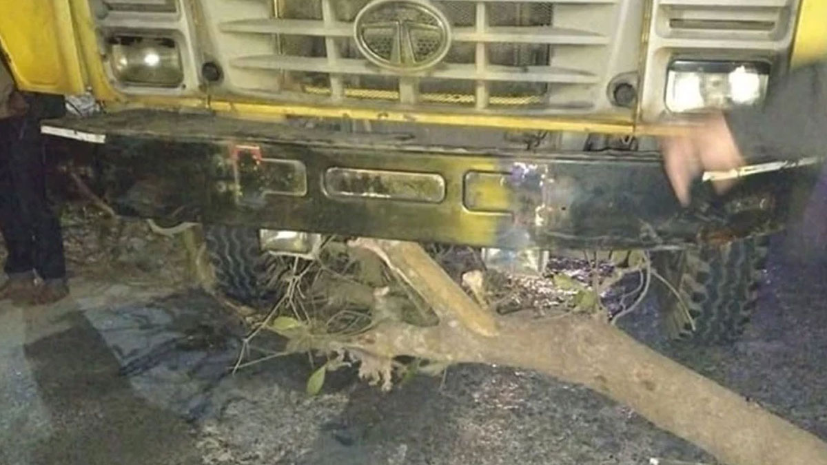 পাবনায় যানবাহনে ডাকাতির ঘটনায় মামলা