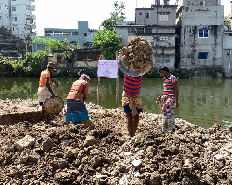 ভরাট হওয়া পুকুর আগের অবস্থায় ফেরানোর উদ্যোগ