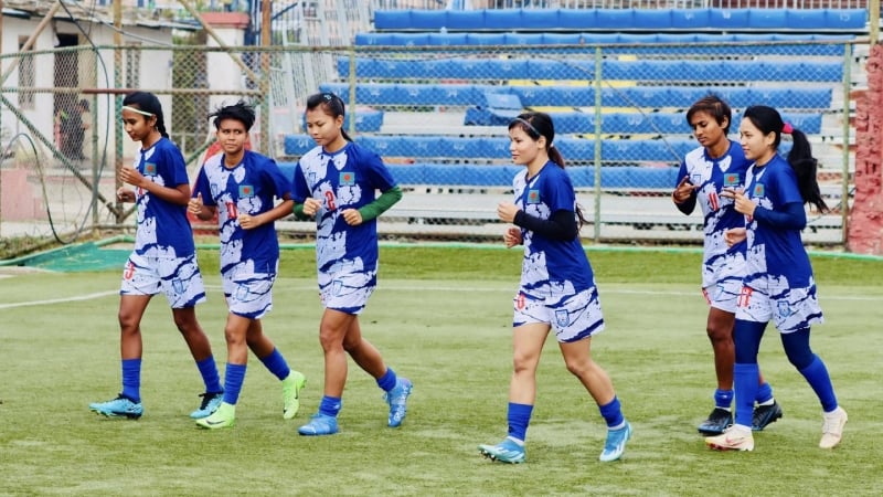 ক্যাম্পে ফিরছেন বিদ্রোহী ১৮ নারী ফুটবলার