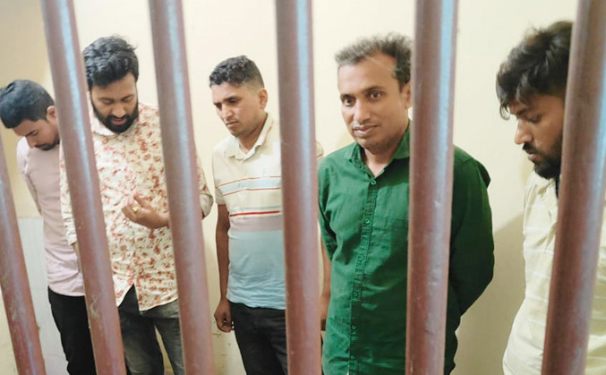বগুড়ায় আটক আরএমপির পাঁচ পুলিশ বরখাস্ত