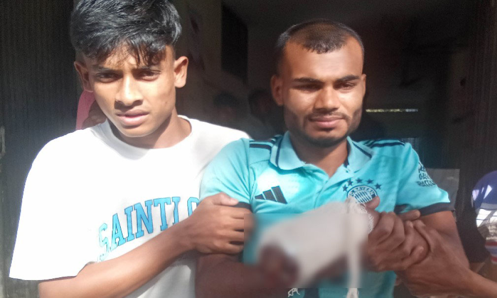 বাঘায় বোমা বিস্ফোরণে কলেজছাত্রের কবজি বিচ্ছিন্ন