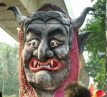 শোভাযাত্রায় ফ্যাসিস্টের মুখাবয়ব