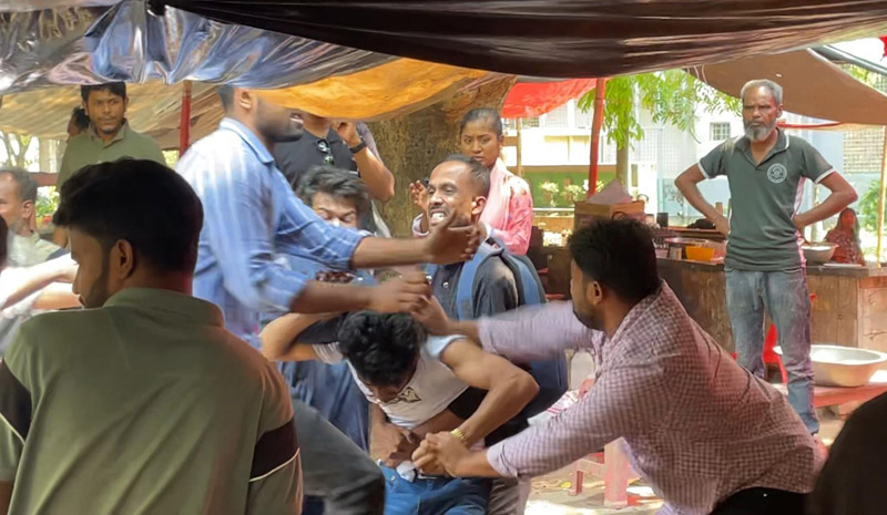 রাবিতে শিক্ষার্থীদের দুই গ্রুপের মারামারি, আহত ৪