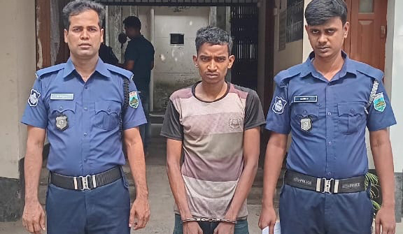 দুর্গাপুরে ৬০ পিস ট্যাপেনটাডালসহ মাদক ব্যবসায়ী গ্রেপ্তার