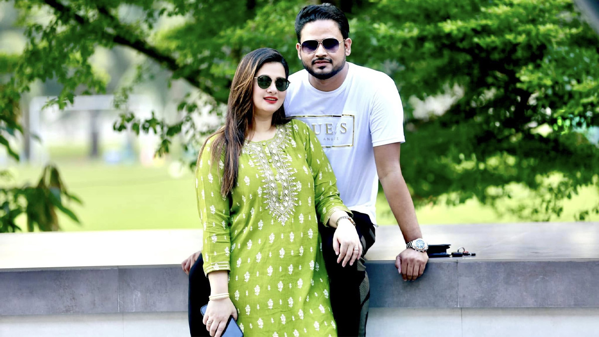 বিবাহবার্ষিকীতে পূর্ণিমাকে নিয়ে রবিনের রোমান্টিক বার্তা