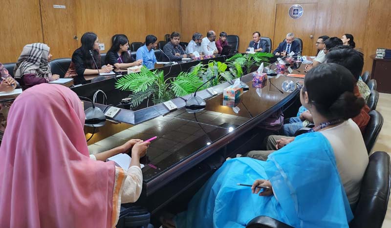রাবি ঘুরে গেলেন ইউরোপীয় ইউনিয়ন ও নেদারল্যান্ডসের রাষ্ট্রদূত