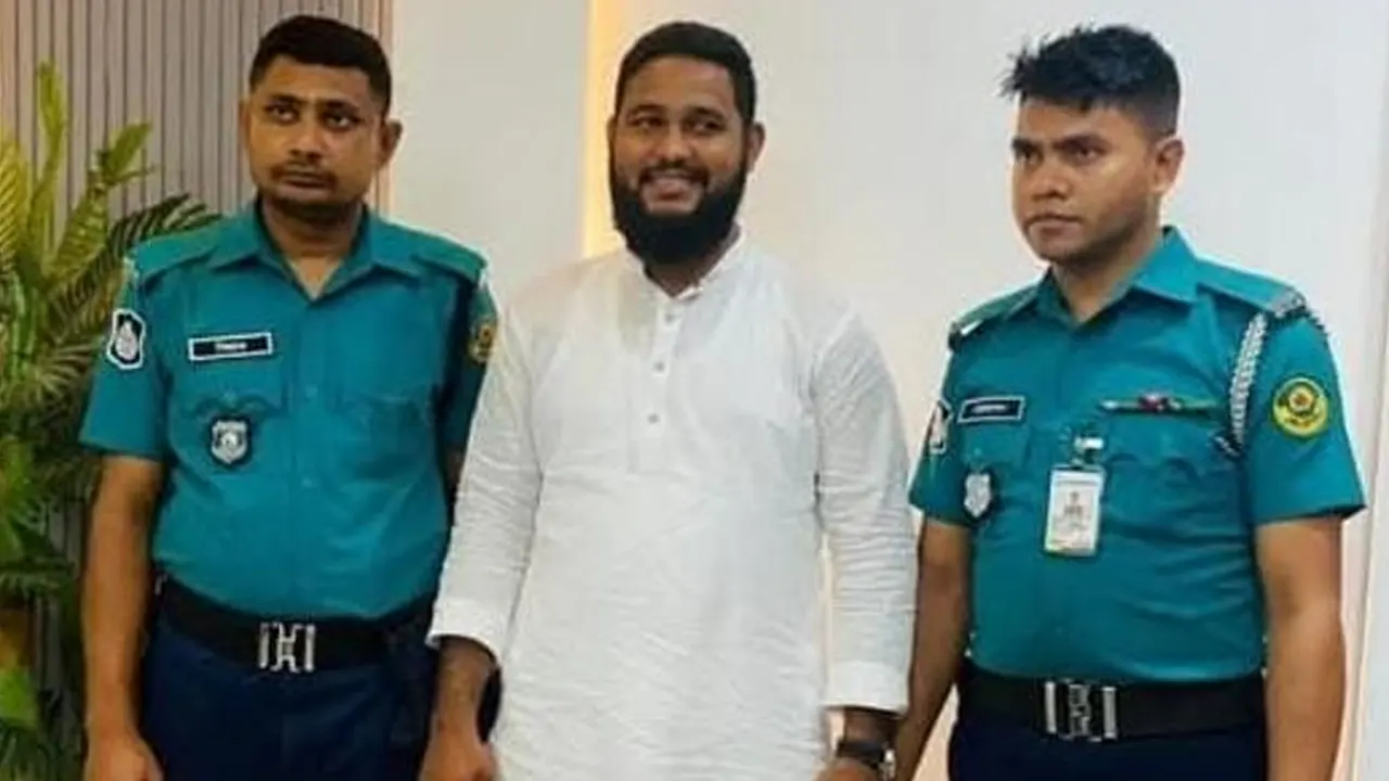নারীকে লাথি মারা সেই জামায়াত কর্মী গ্রেপ্তার