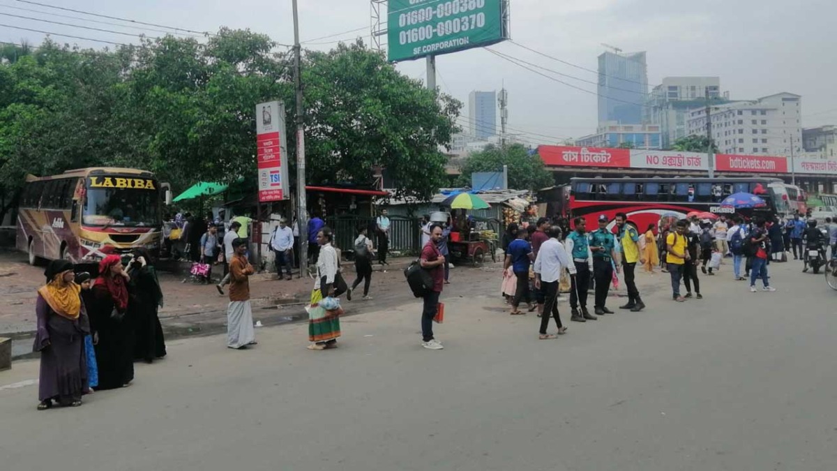 ঈদ শেষে রাজধানীতে ফিরছেন কর্মজীবীরা