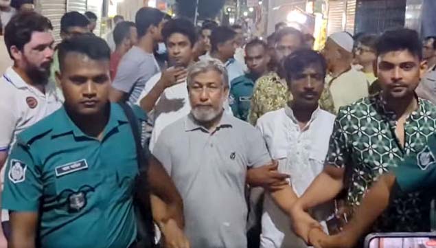 রাজশাহীর আবাসিক হোটেল থেকে ধরে আ’লীগ নেতাকে পুলিশে সোপর্দ