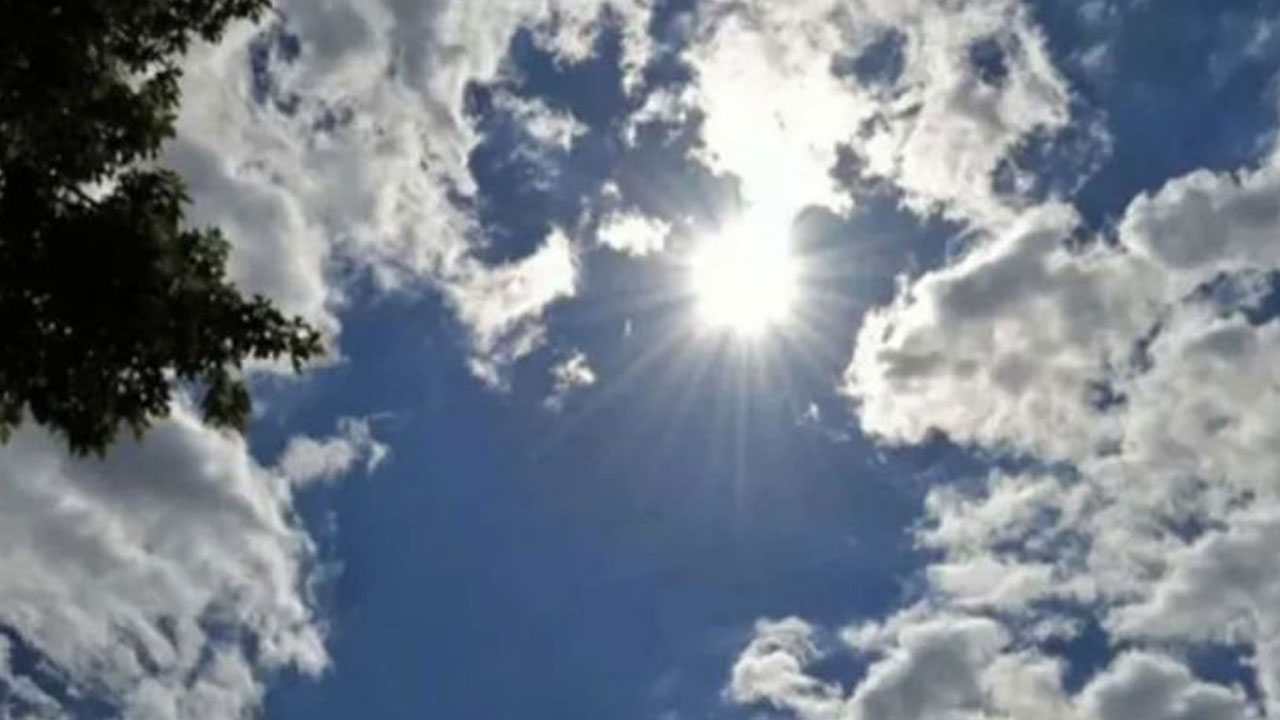 ঢাকায় বাড়বে দিনের তাপমাত্রা, থাকবে ভ্যাপসা গরম