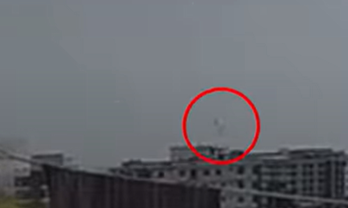 বিমান দুর্ঘটনার ভয়াবহ দৃশ্য ধরা পড়ল সিসিটিভি ক্যামেরায়