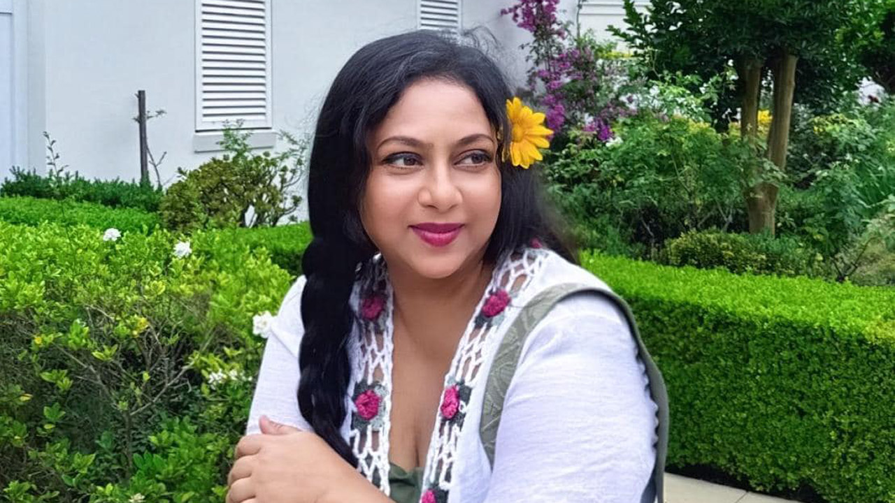 লাইভে এসে শাবনূরের কড়া বার্তা