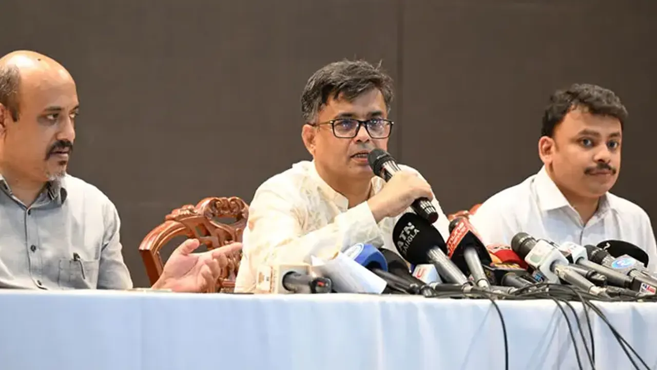 দেশের বাইরে আ.লীগ কী করছে, নজর রাখছে সরকার : প্রেস সচিব