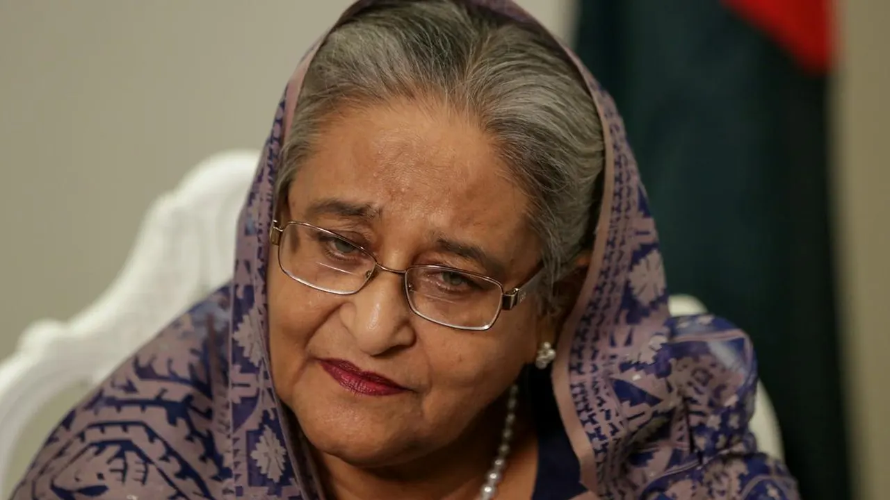 রাষ্ট্রদ্রোহের অভিযোগে হাসিনাসহ ২৮৬ জনের বিরুদ্ধে গ্রেপ্তারি পরোয়ানা