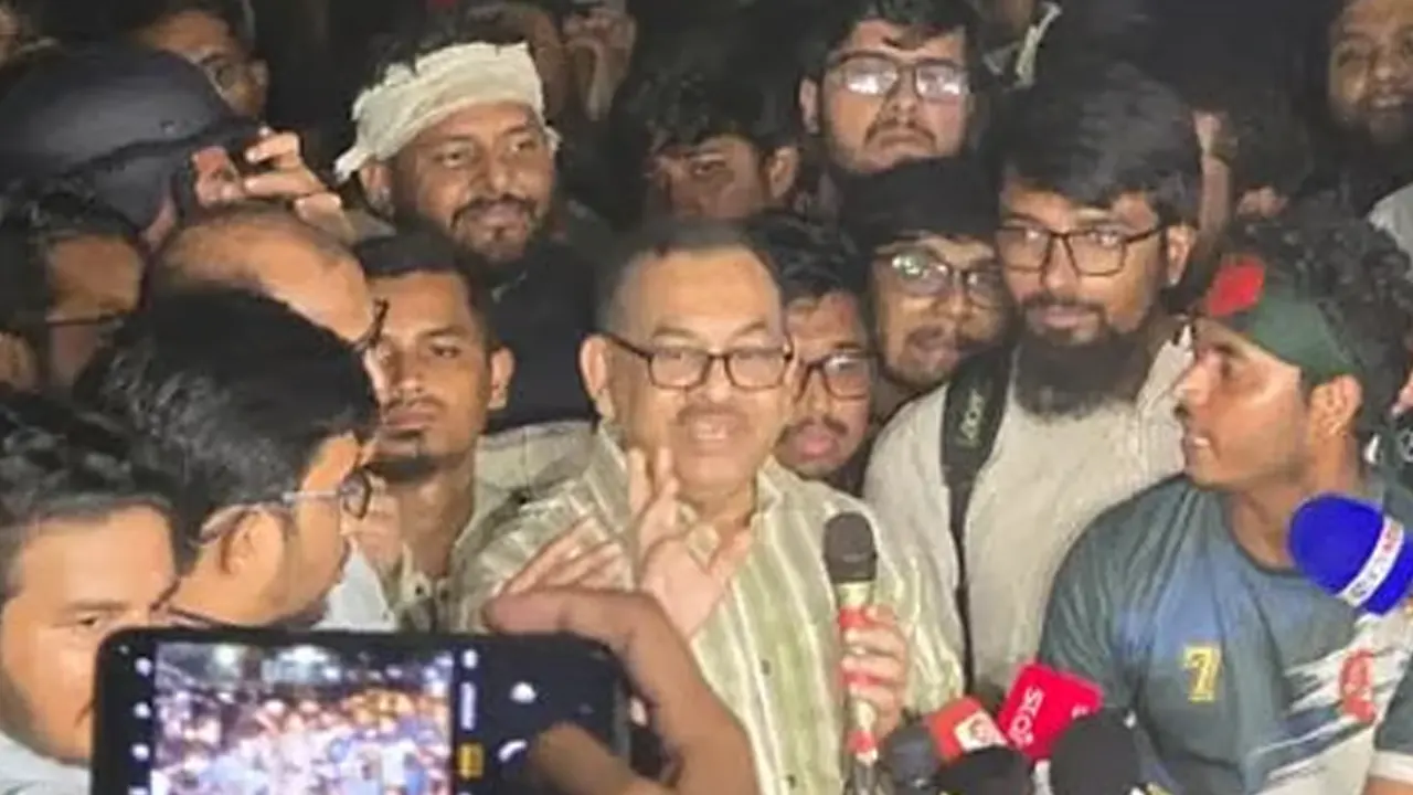 শাহবাগে এসে ডিএমপি কমিশনারের ‘দুঃখ প্রকাশ’