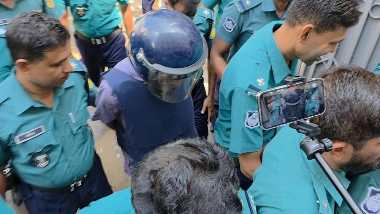 হত্যা মামলায় সাবেক সিনিয়র সচিব জিয়াউল গ্রেপ্তার