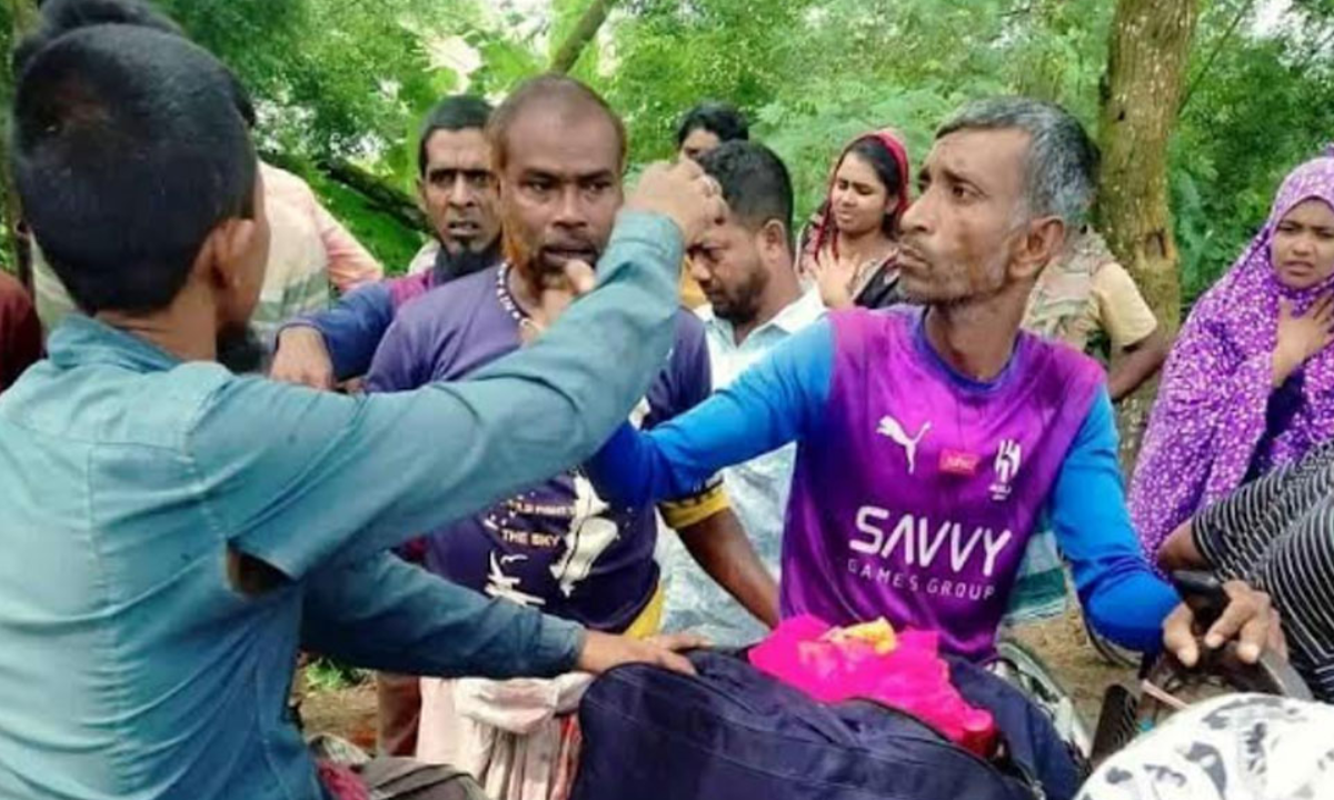 পাবনায় সড়কে প্রাণ গেল বাবা-মা ও মেয়ের