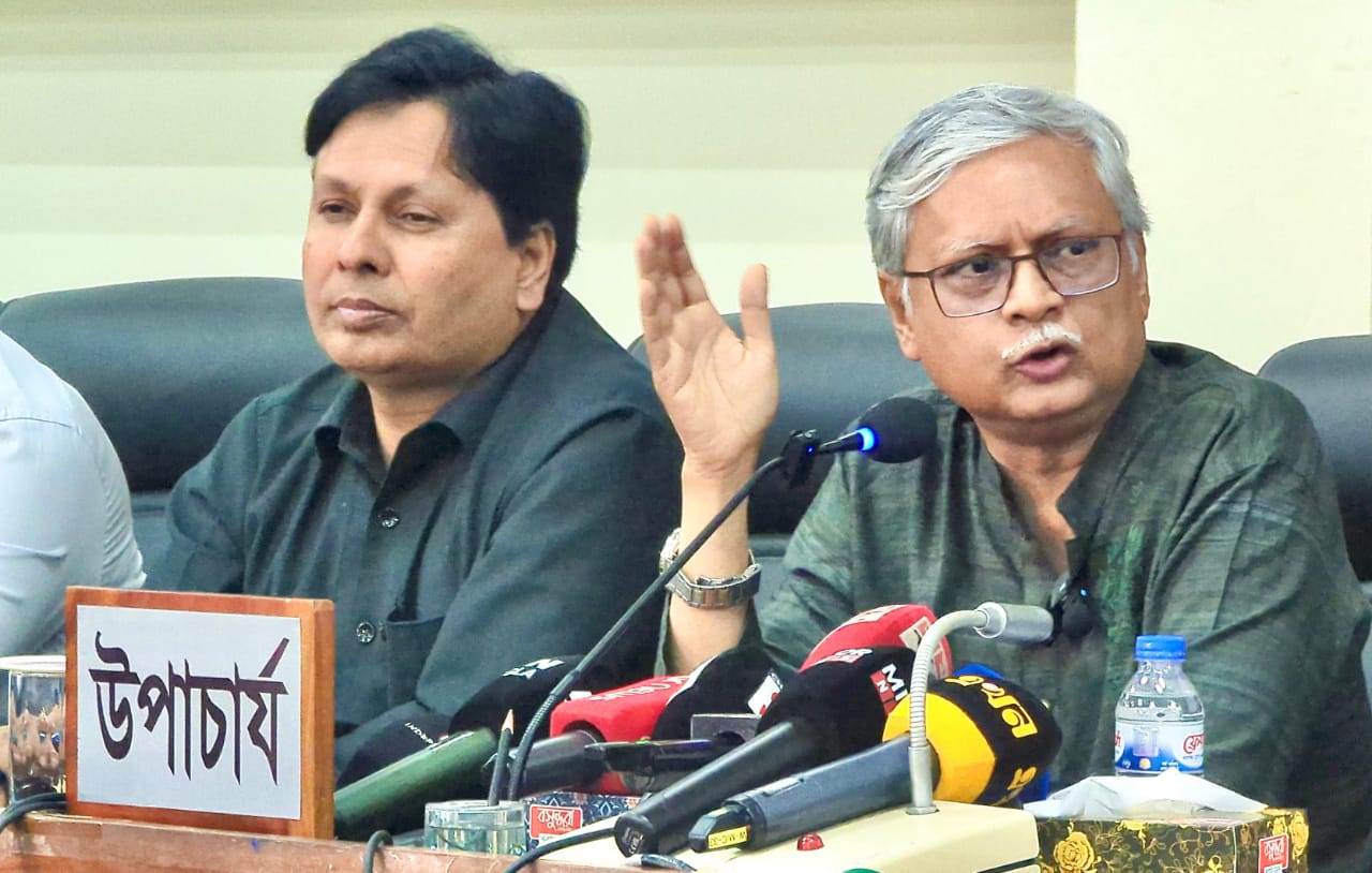 রাকসু নির্বাচনে সেনাবাহিনী আনার কোনো পরিকল্পনা নেই: ভিসি