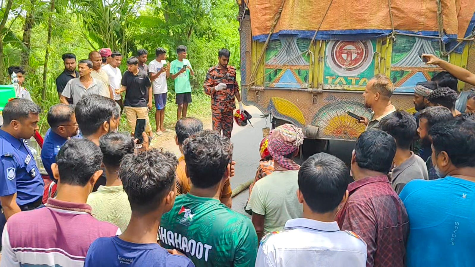 পুঠিয়া ও দুর্গাপুরে সড়ক দুর্ঘটনায় ঝরলো তিন প্রাণ