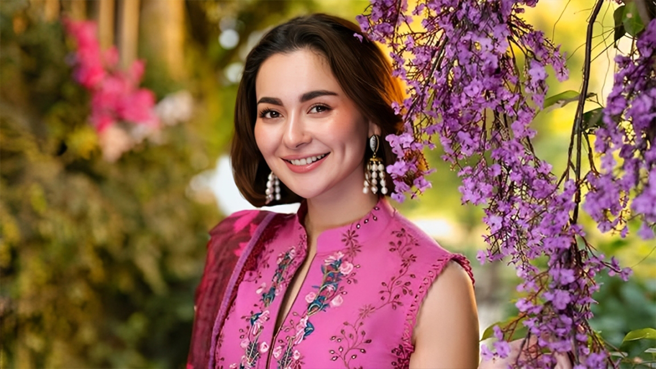 বাংলাদেশে আসছেন হানিয়া আমির