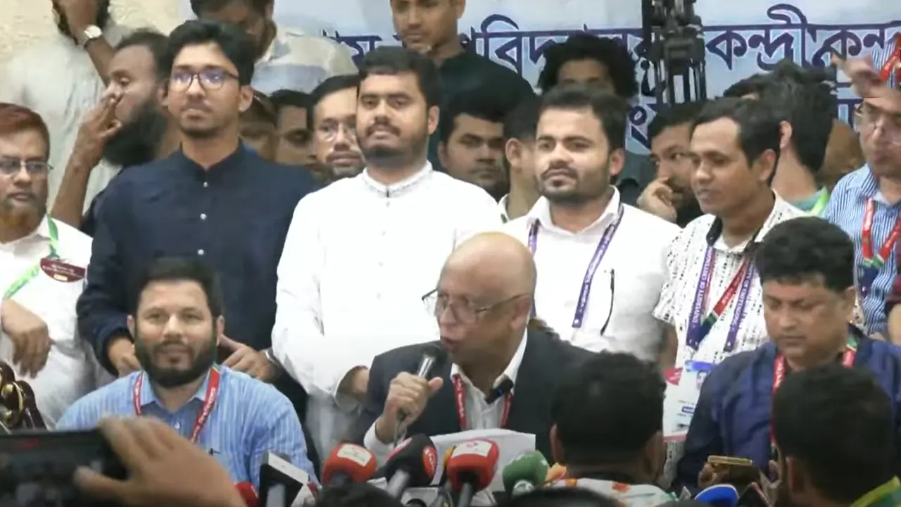 চাকসুতে ভিপি ও জিএস পদে শিবির, এজিএস পদে ছাত্রদল জয়ী