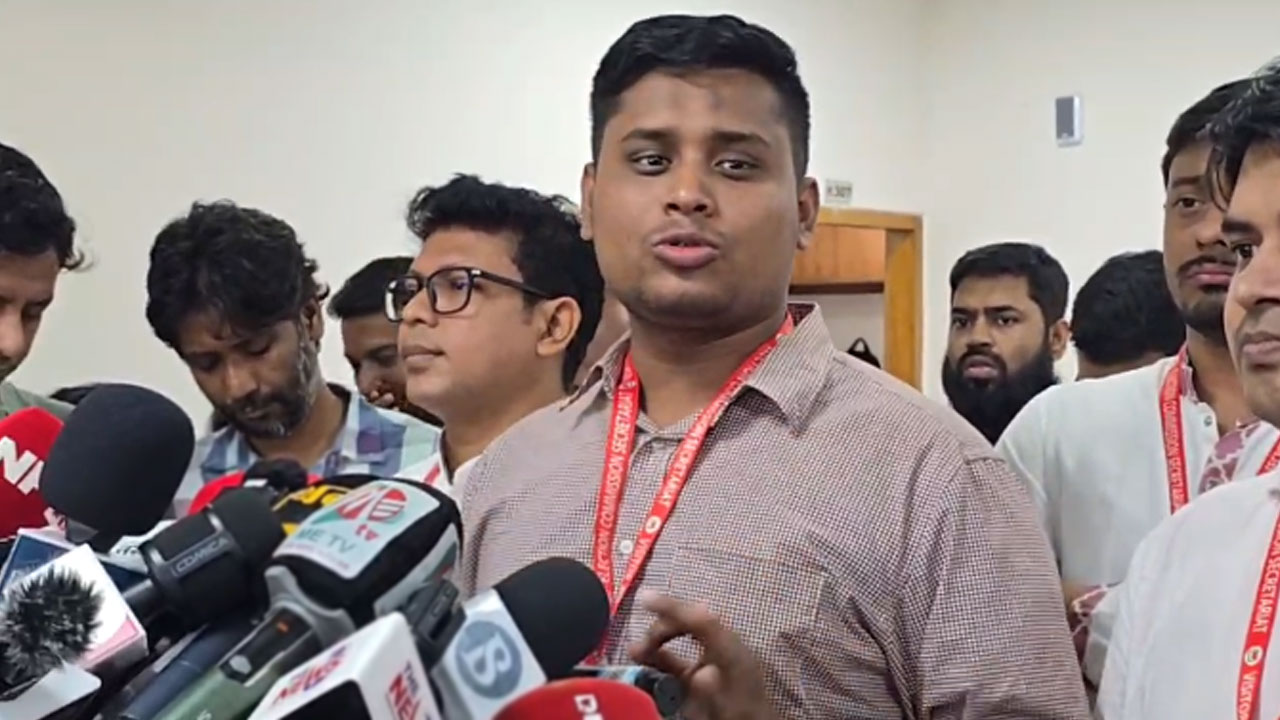 ইসি স্বেচ্ছাচারী সিদ্ধান্ত নিচ্ছে : হাসনাত আবদুল্লাহ