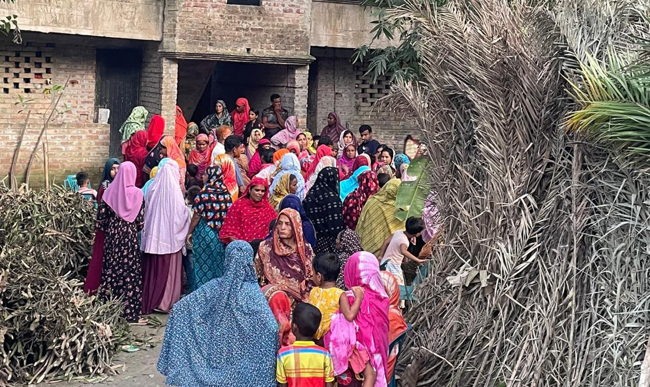 চারঘাটে দু’পক্ষের সংঘর্ষে একজন নিহত, আহত ৯