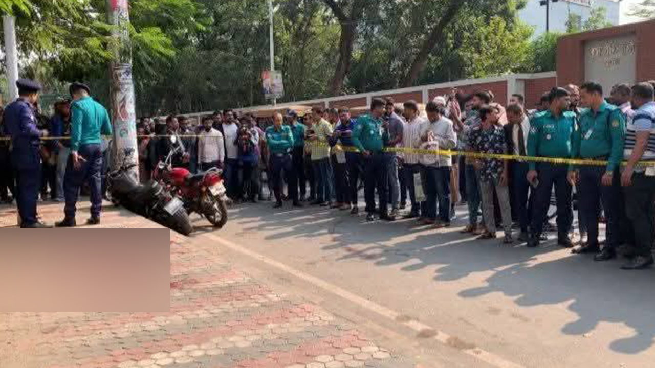 আদালত চত্বরে দুর্বৃত্তের গুলিতে নিহত ২