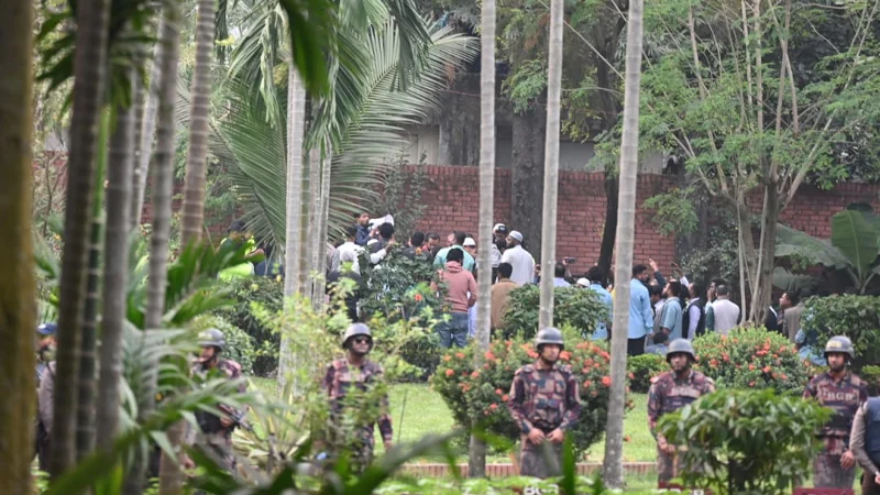 জাতীয় কবির সমাধি চত্বরে চিরনিদ্রায় ওসমান হাদি