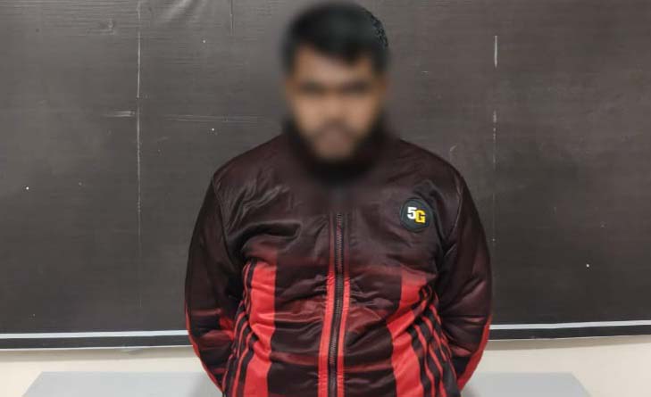 রাজশাহীতে চলন্ত বাস থেকে ফেলে  যুবককে হত্যা মামলার আসামি গ্রেফতার