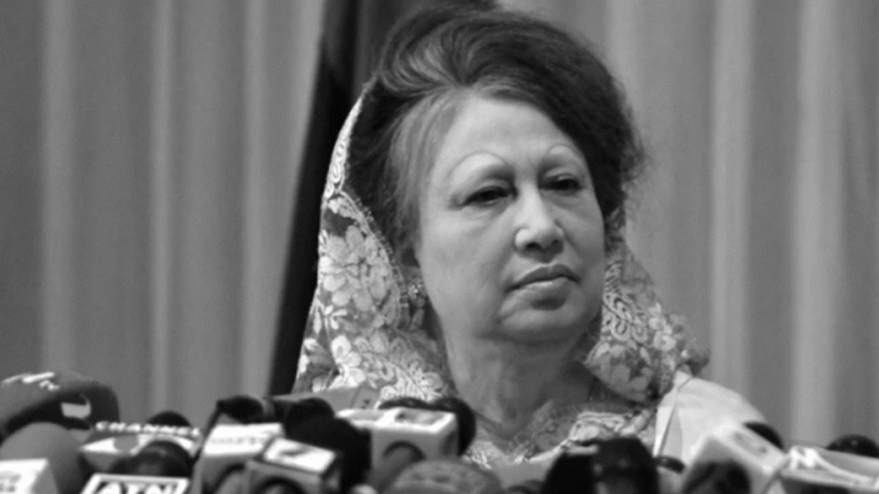 খালেদা জিয়ার মৃত্যুতে তিন দিনের রাষ্ট্রীয় শোক শুরু