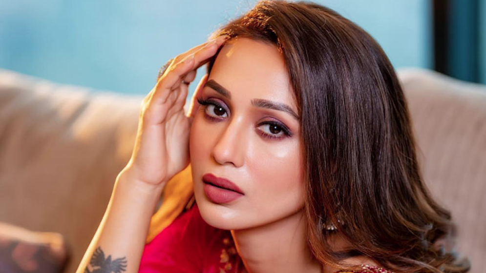 অনুষ্ঠানে হেনস্তার অভিযোগ মিমির