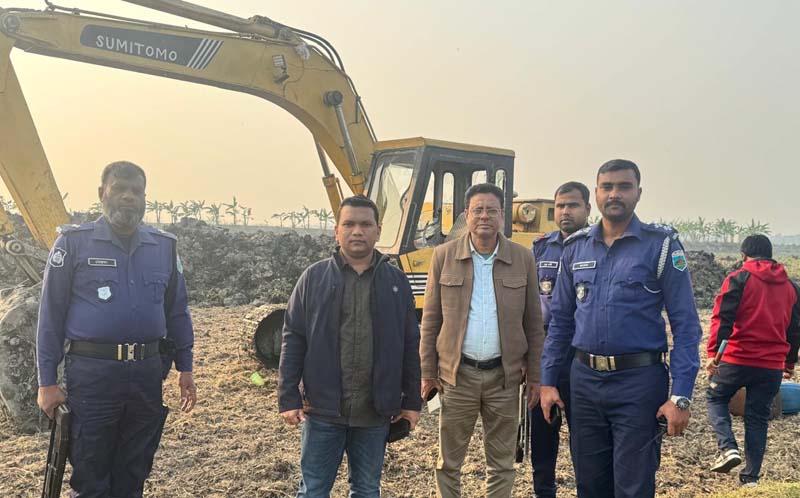 বাগমারায় অবৈধ পুকুর খননের দায়ে একজনের জেল, চারটি এস্কেভেটর অকেজো