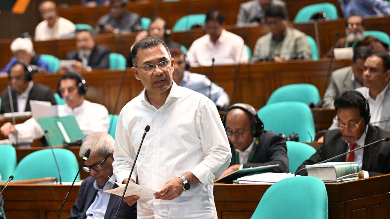 প্রাথমিকে বিনামূল্যে স্কুল ড্রেস দেবে সরকার