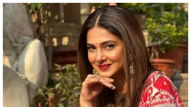 ফের বিয়ের পিঁড়িতে জেনিফার