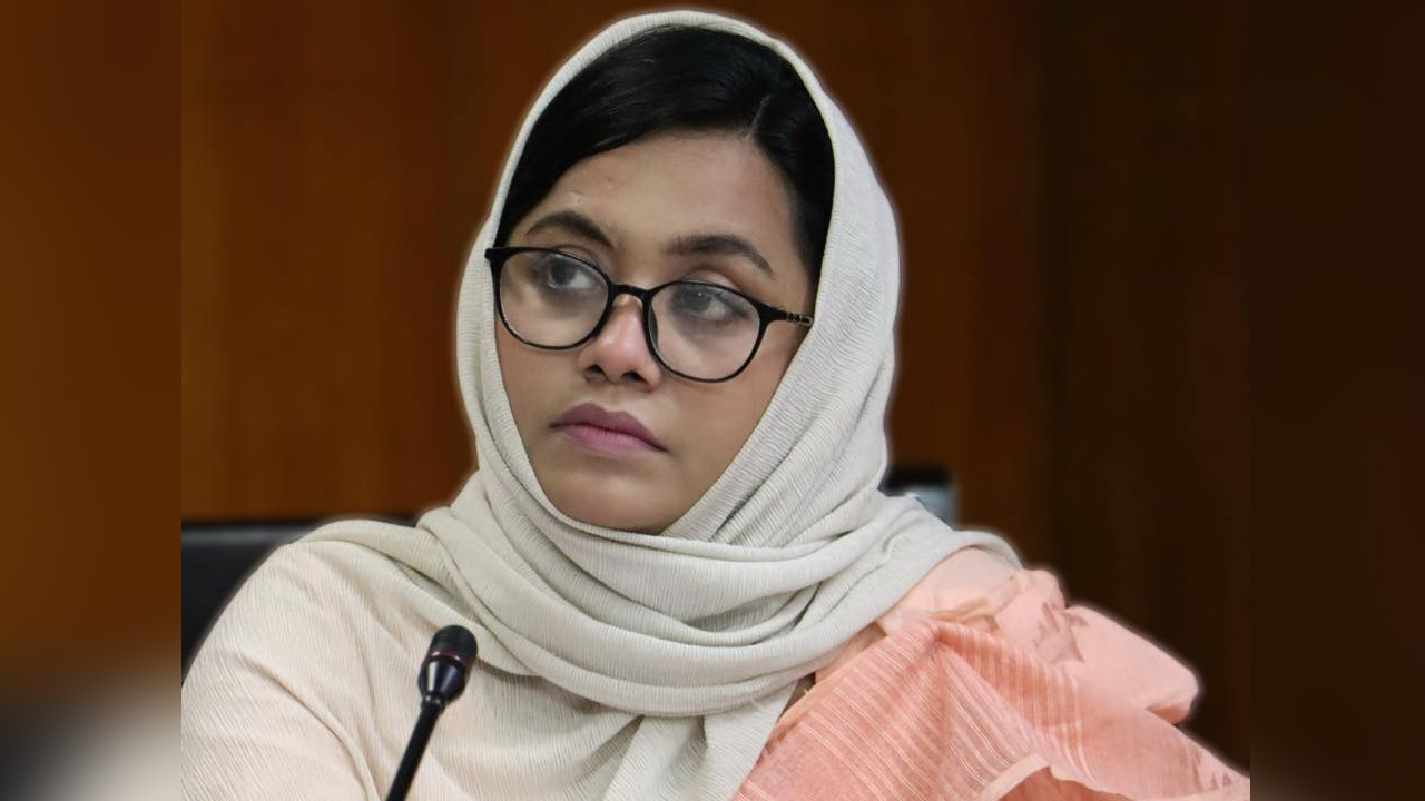 ফের মাথাচাড়া দিয়ে উঠছে ‘শব্দের রাজনীতি’ : মিতু